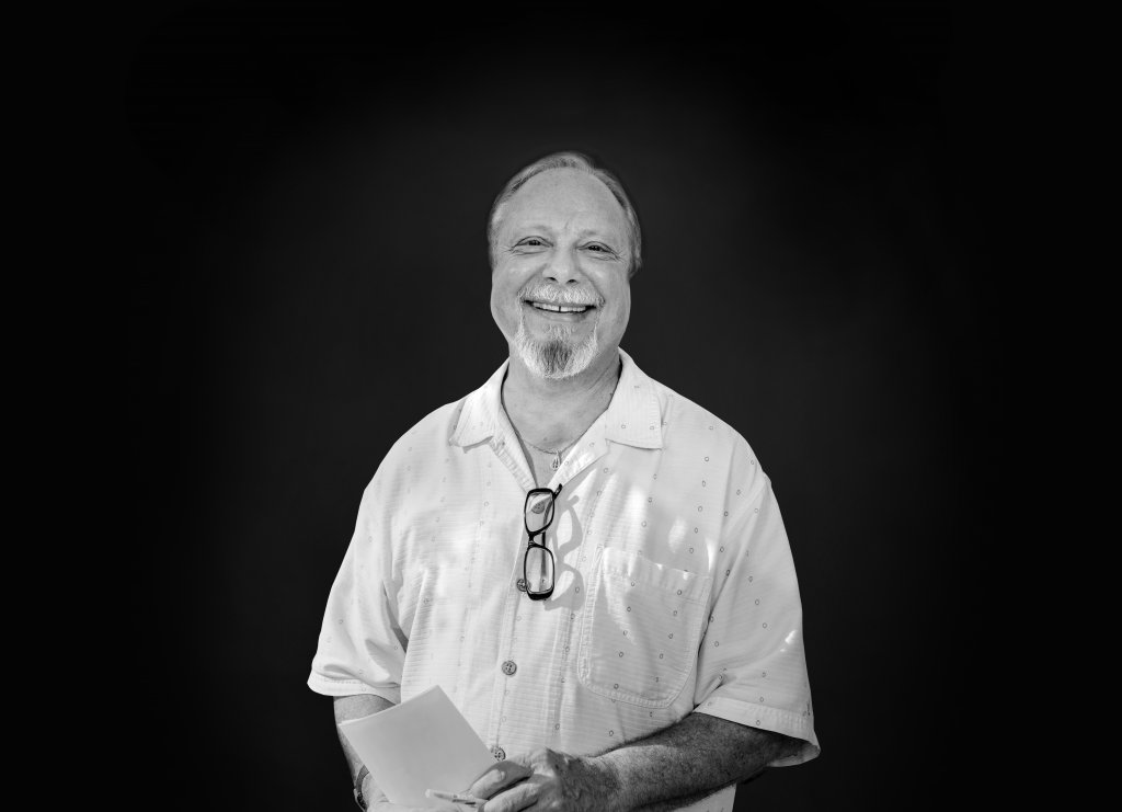 Lon Winter Senior Creative Copywriter + Brand Strategist